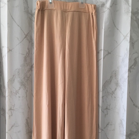 Nasty Gal beige sets - Picture 6 of 6